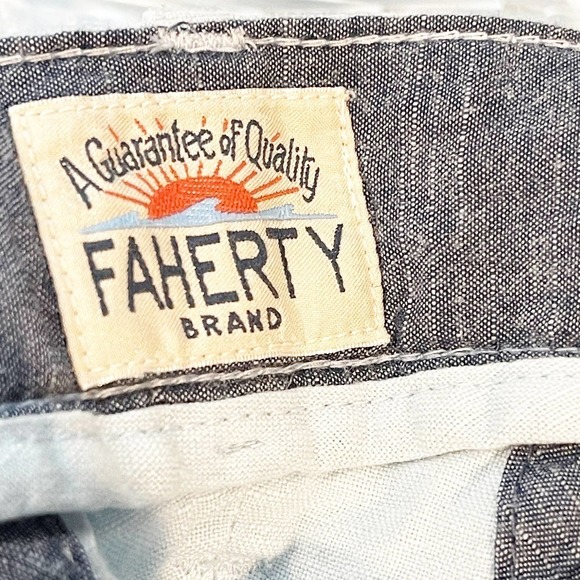 Faherty Brand Stretch Malibu Short 9" in Light Blue Women's Size 40 NWT - Picture 9 of 9